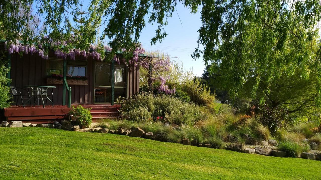 Waterwheel Cottage Upper Moutere Bagian luar foto