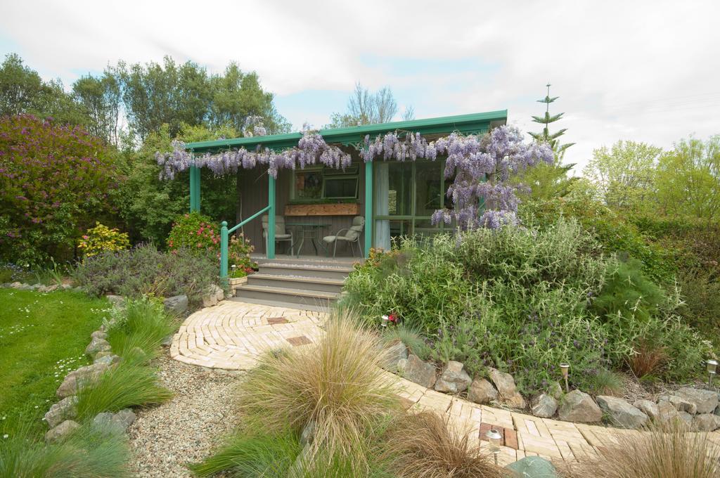 Waterwheel Cottage Upper Moutere Bagian luar foto