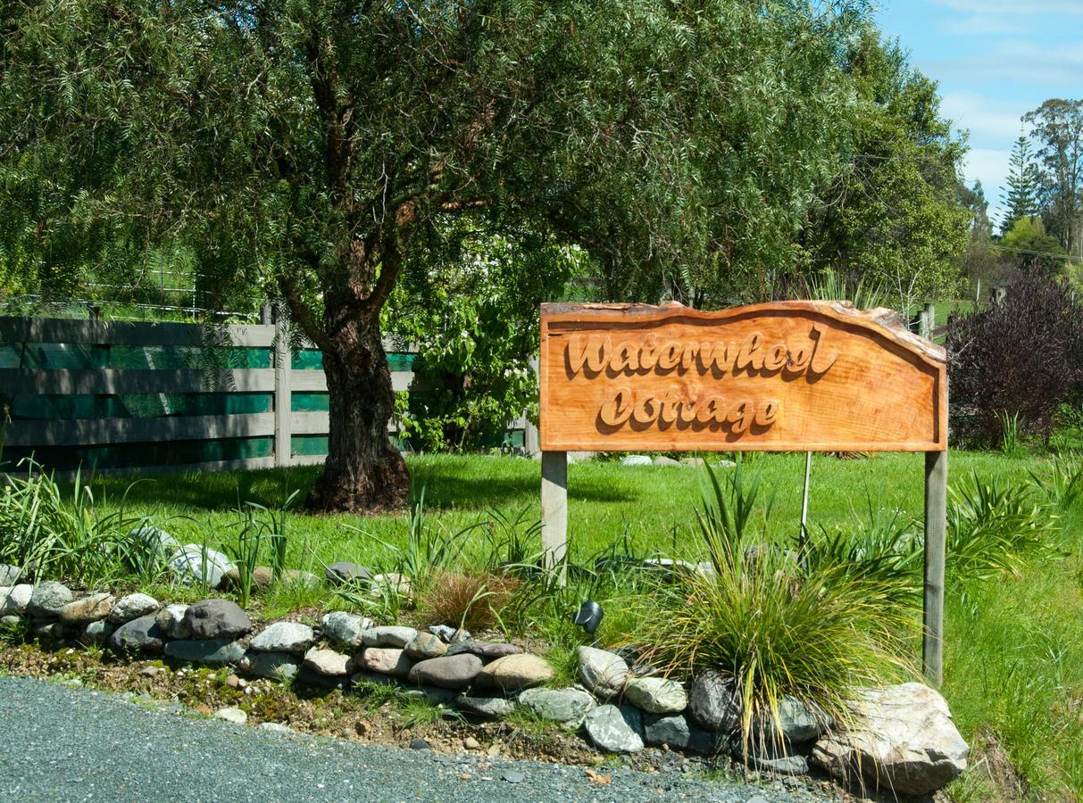 Waterwheel Cottage Upper Moutere Bagian luar foto