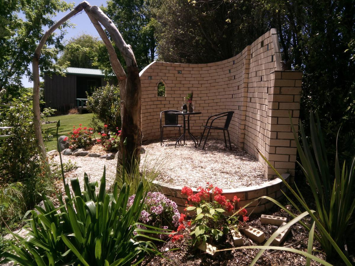 Waterwheel Cottage Upper Moutere Bagian luar foto