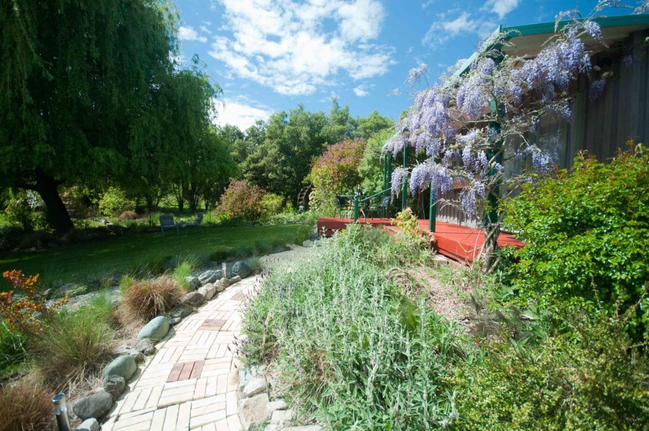 Waterwheel Cottage Upper Moutere Bagian luar foto