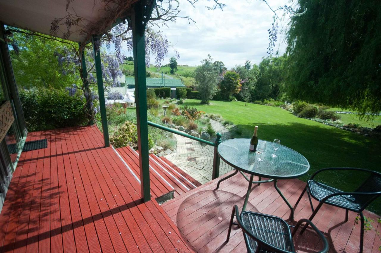 Waterwheel Cottage Upper Moutere Bagian luar foto