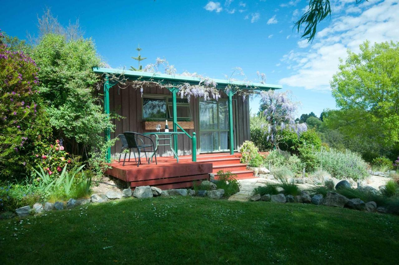 Waterwheel Cottage Upper Moutere Bagian luar foto