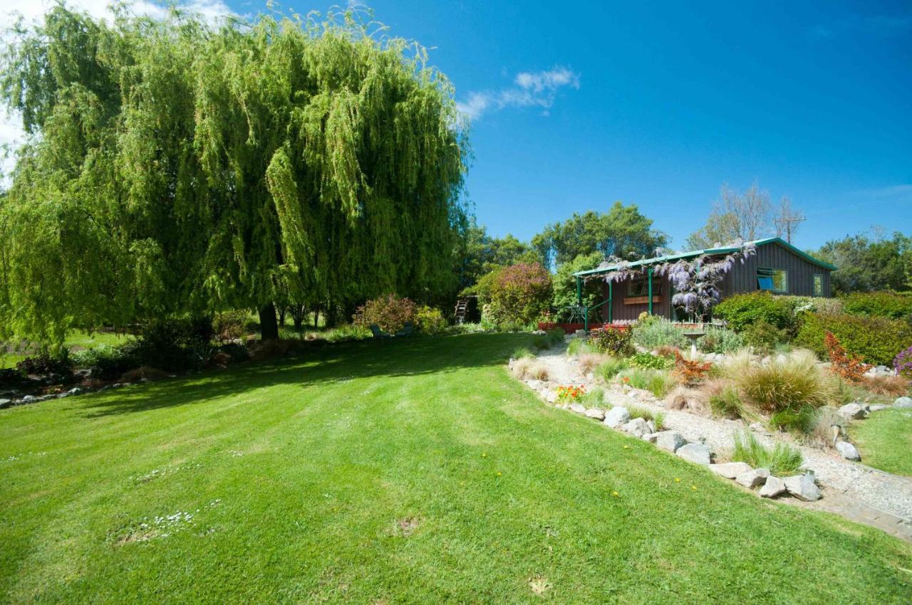 Waterwheel Cottage Upper Moutere Bagian luar foto